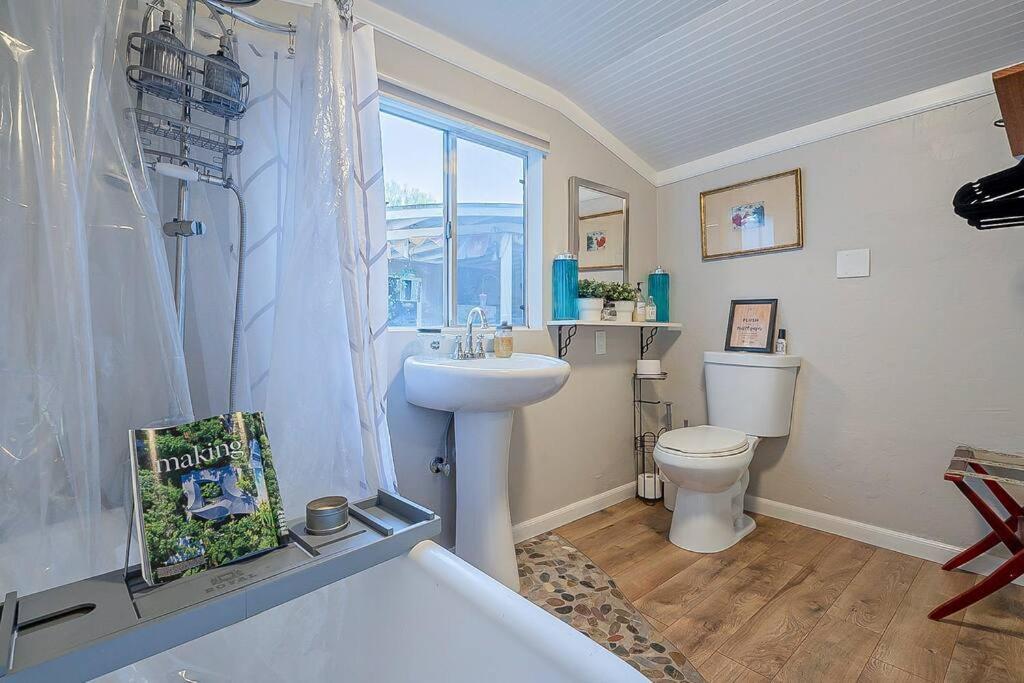 Cute Peaceful Tiny House Getaway W Backyard - Low Summer Rates! Tucson Exterior foto